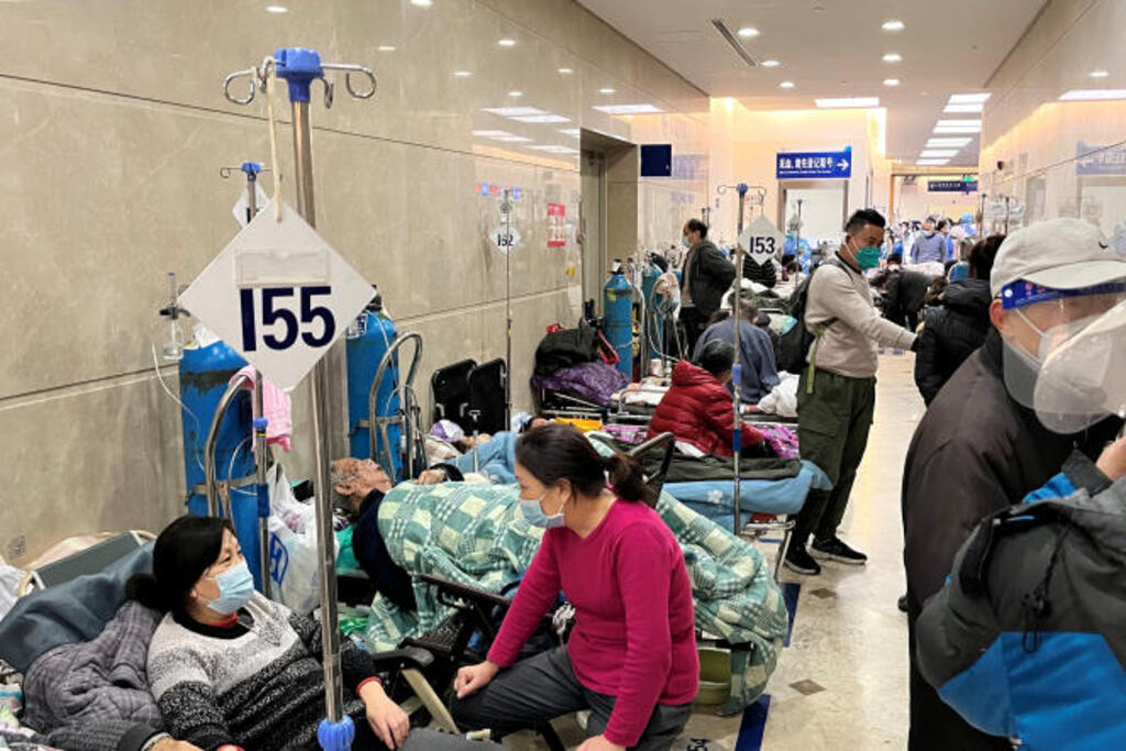 Covid-19 Cases in China Near 900 Million