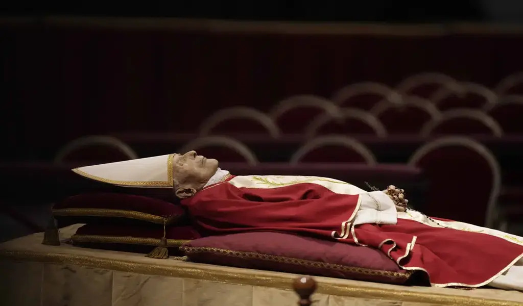 Former Pope Benedict XVIs Body 1