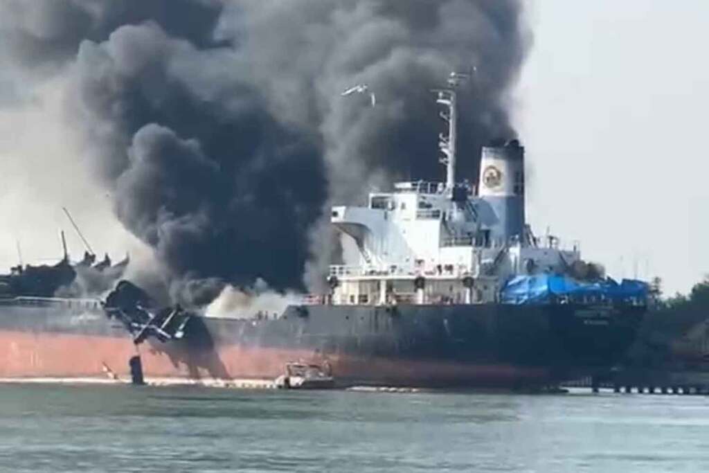 Oil Tanker Explodes South of Bangkok