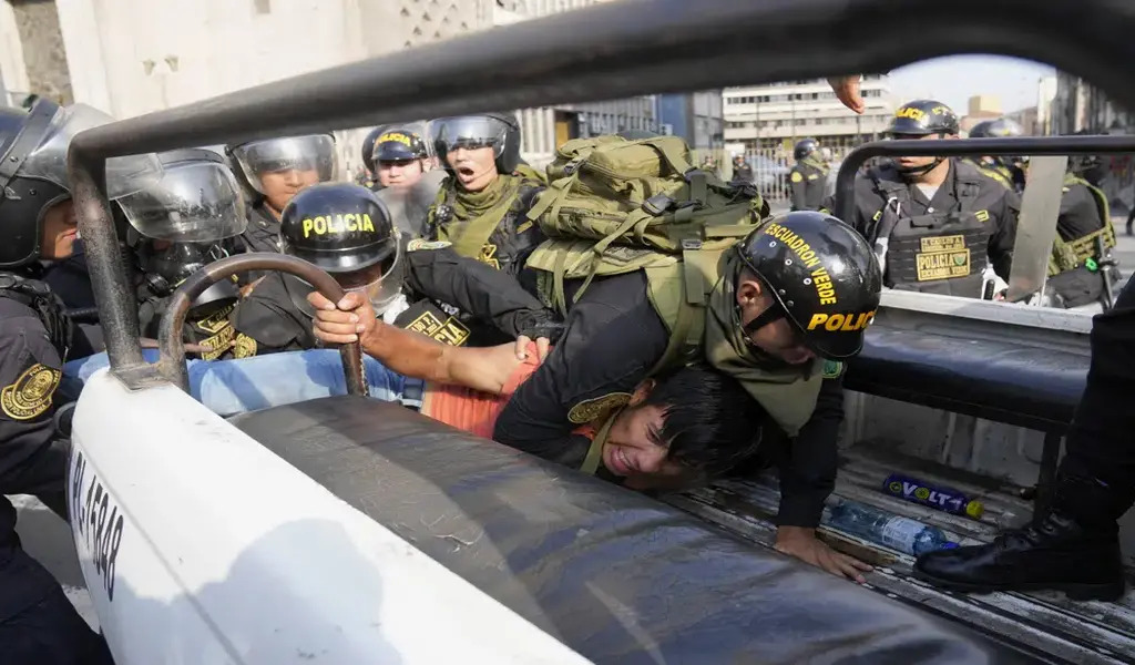 Peruvian Police Use Tear Gas To 1