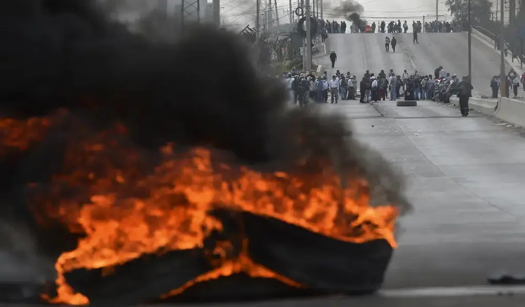 Peruvian Police Use Tear Gas To 5