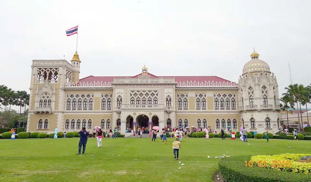 Thai Government House To Open On National Children's Day