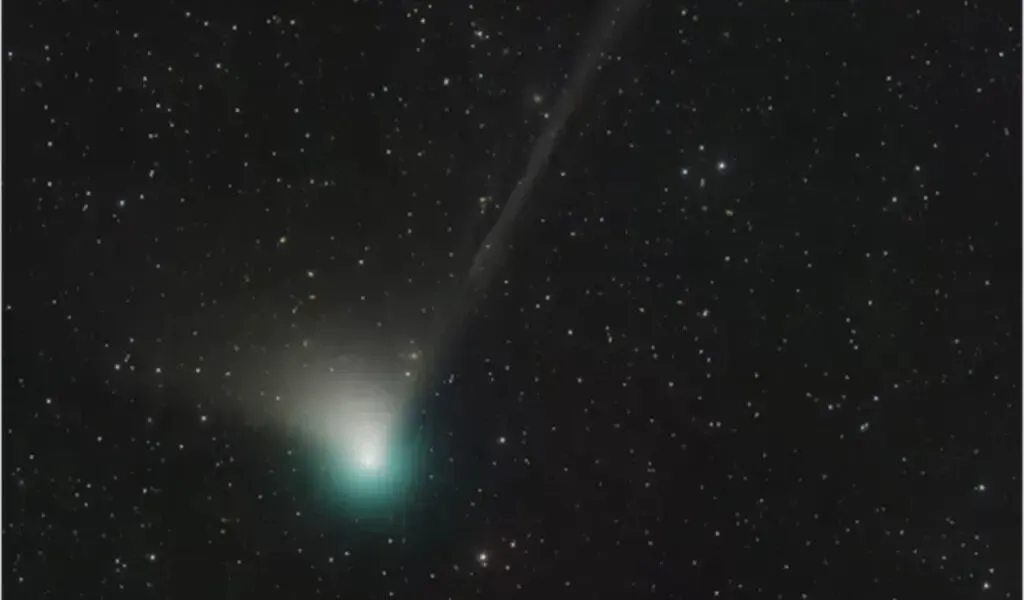 A Green Comet Nears Earth For The First Time