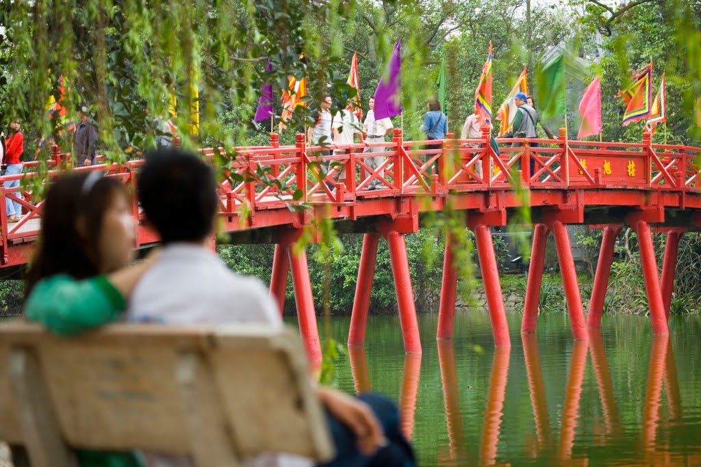 Vietnam Targets Only 8 Million Foreign Arrivals as Thailand's Tourism Explodes