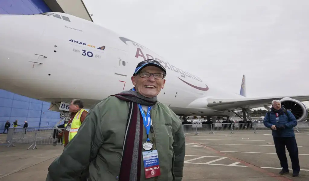 Boeing delivers the last 747 jum 1