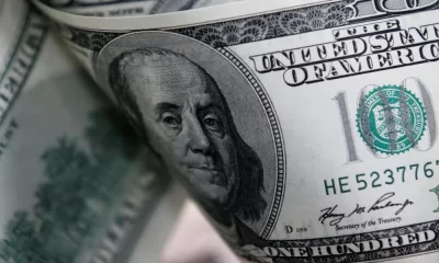 Dollar Slid After Powell Strikes a Balanced Tone on Inflation