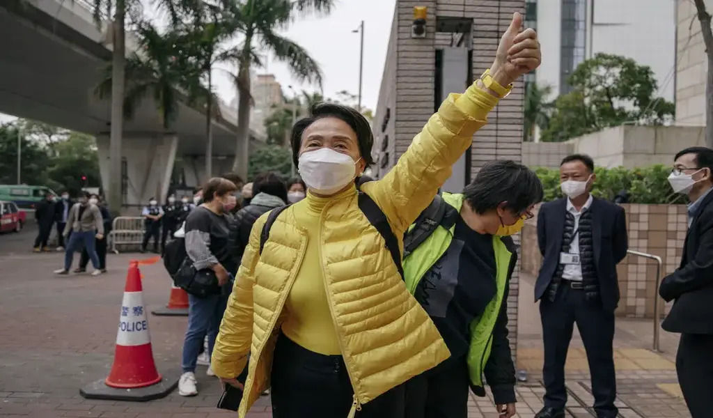 Hong Kong political activists fa