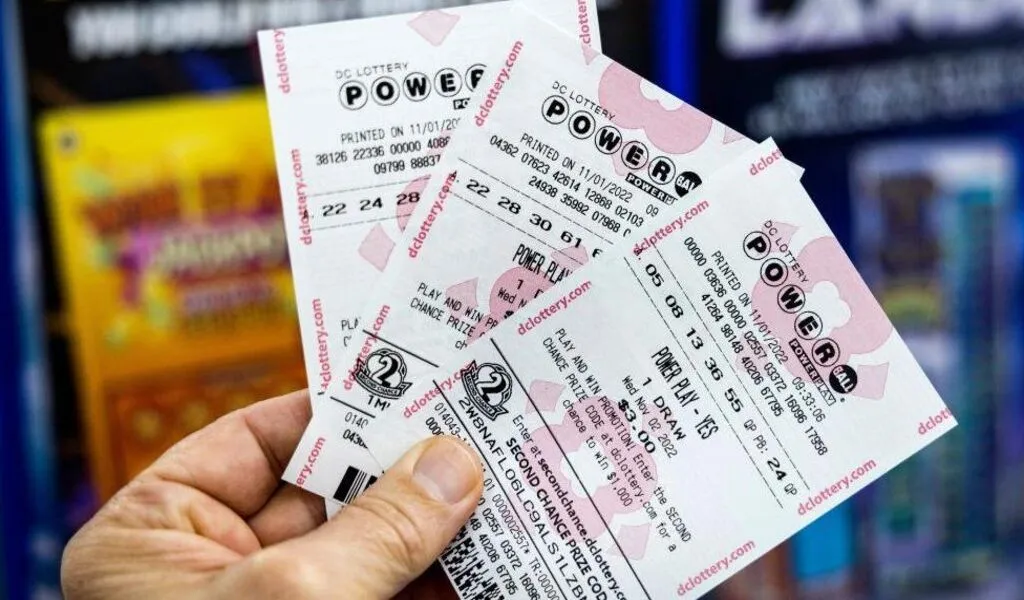 Powerball jackpot reaches $747M as drawing nears