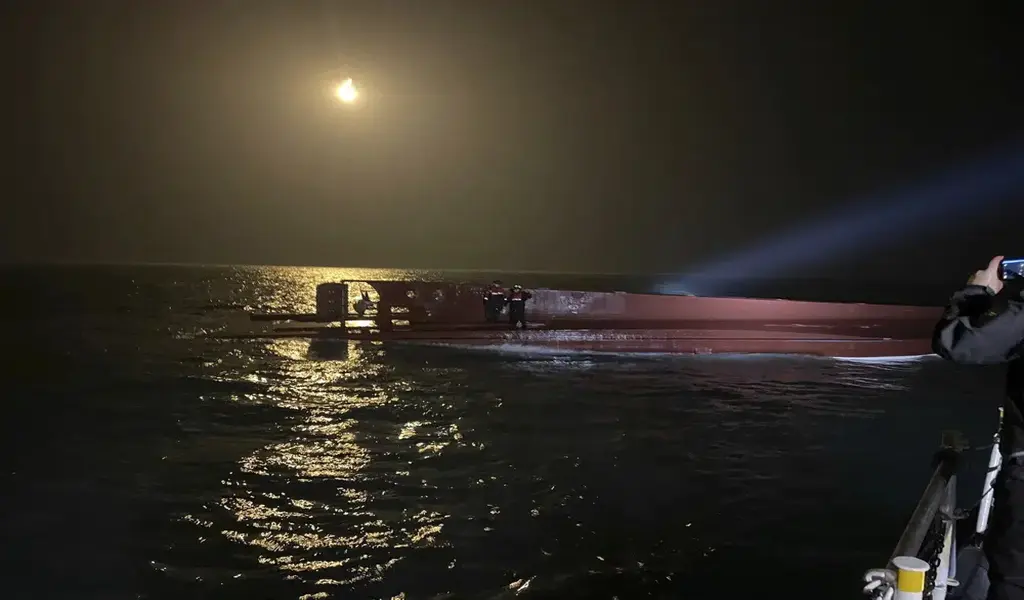 South Korean Fishing Boat Capsizes, Leaving 9 People Missing