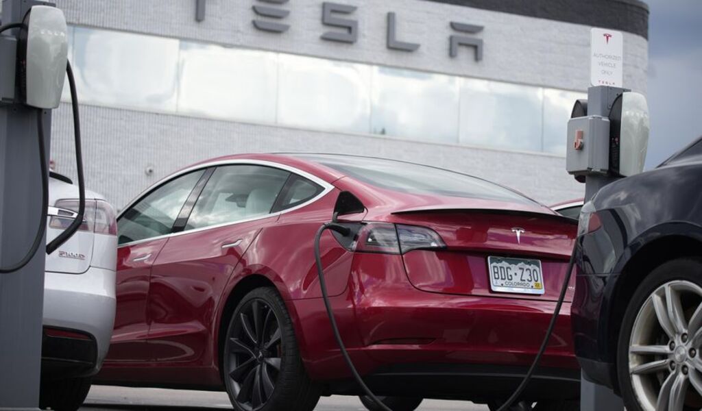 Tesla halts ‘Full Self Driving 4