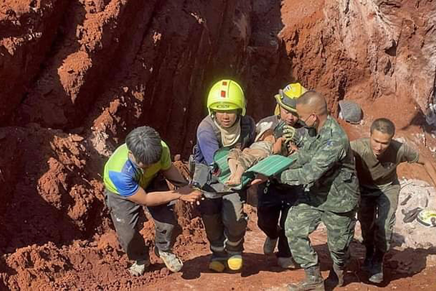Rescuers Save Toddler Trapped in 13-Metre Well in Northeastern Thailand