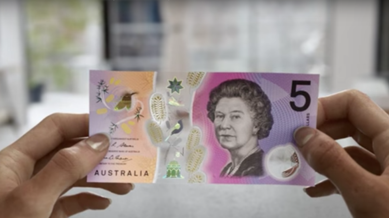 Australia Removes Monarchy from $5 Bank Note