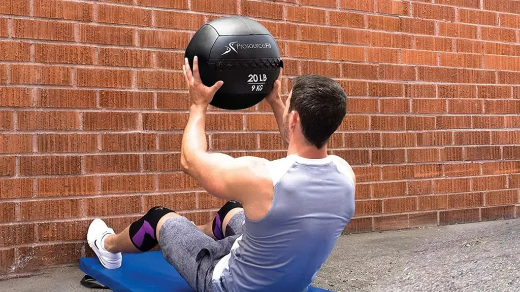 7 Reasons Why a Slam Ball is Beneficial During Workouts