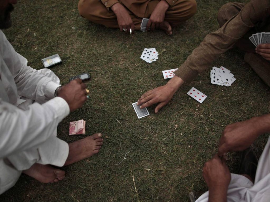 the growing menace of gambling in pakistan 1429946180 7174