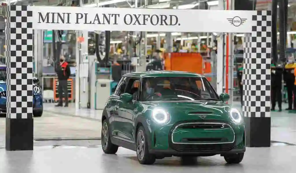 BMW Invests In Oxford Plant To Make More Electric Minis