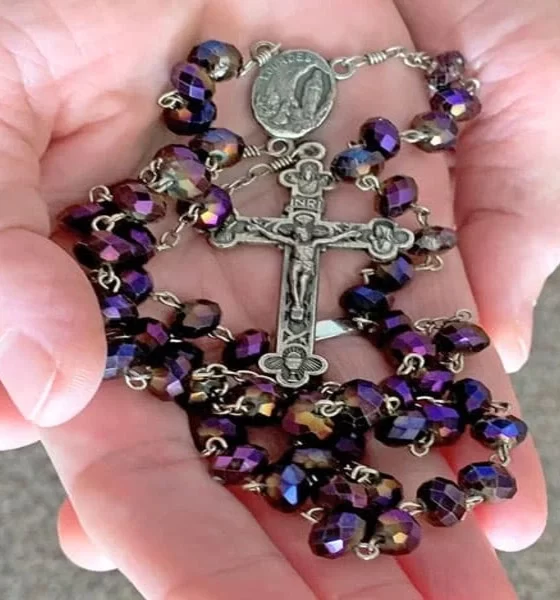 5 Reasons Why a Gold Rosary Necklace is the Perfect Gift