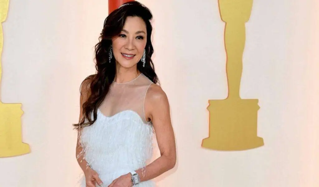 Michelle Yeoh Becomes The First Asian Woman To Win An Oscar For Best Actress