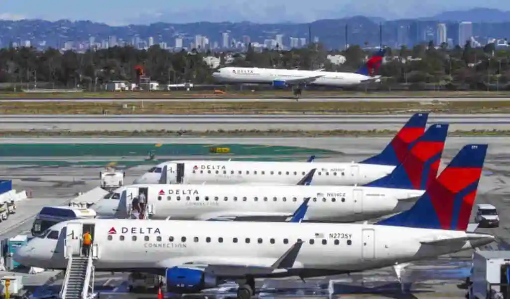 Despite a Quarterly Loss, Delta Air Lines Forecasts Profit For Peak Travel Season