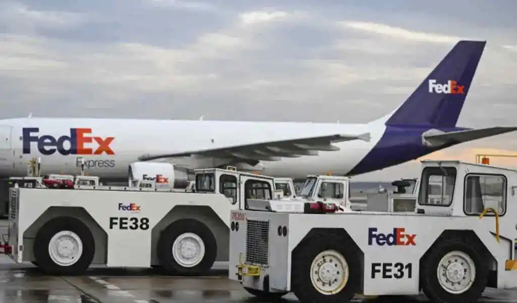 To Cut Costs, FedEx Will Consolidate Its Operating Divisions