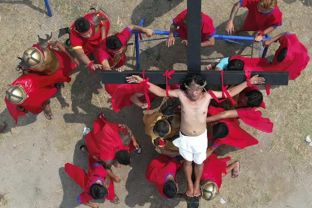 8 Catholic Devotees Nailed to Crosses For Good Friday in The Philippines