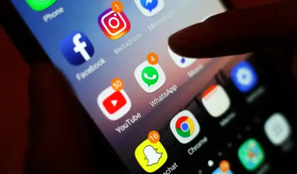 Signal And WhatsApp Join Forces To Oppose Online Safety Legislation