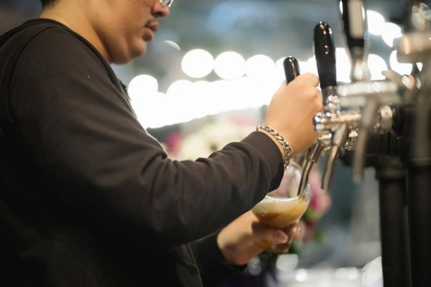 Court Fines Man $4000.00 Over Craft Beer Review on Facebook in Thailand, craft breweries