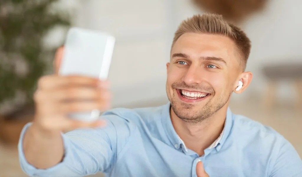 how much does it cost to call internationally on a cell phone