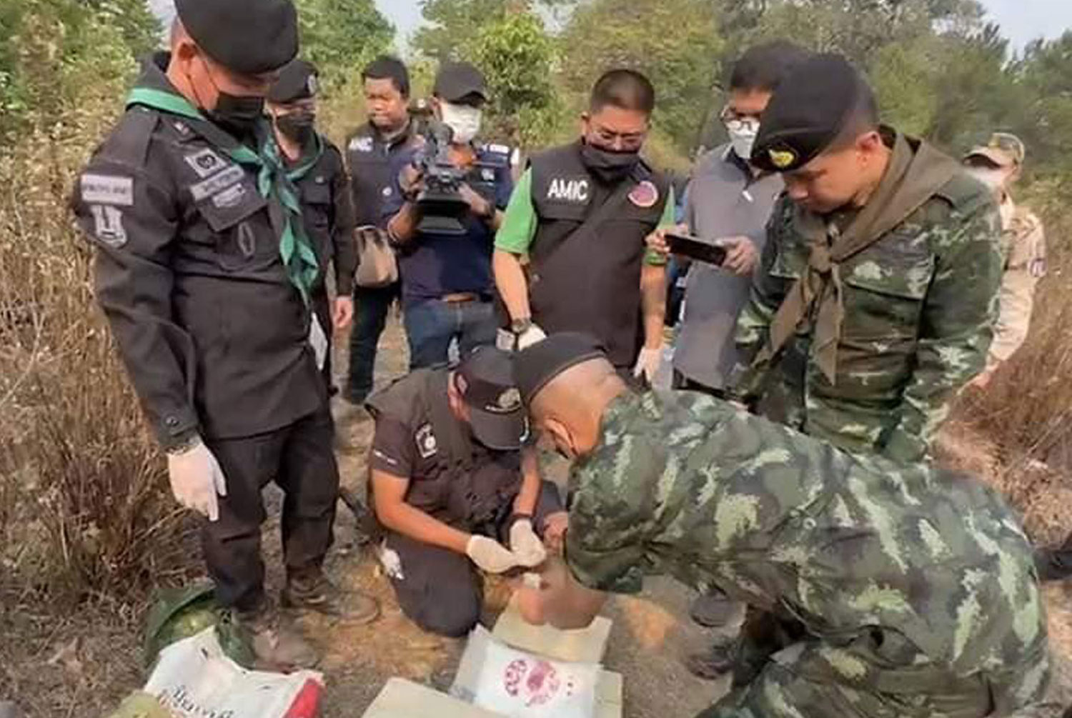 Soldiers in Chiang Rai Kill Three Drug Runner, 19.5kg of Opium Seized