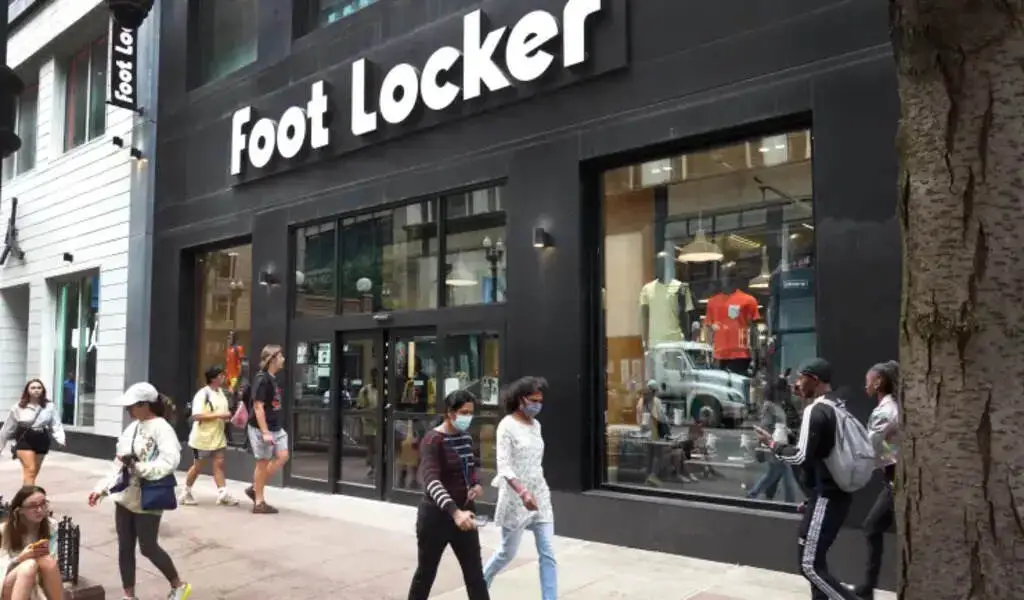 Foot Locker Shares Drop 25% After Big Earnings Miss