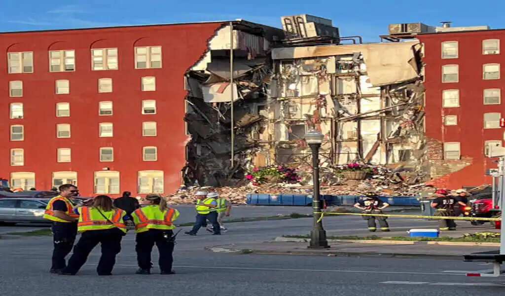 An Apartment Building Collapses In Davenport, Lowa, Saving 8 People