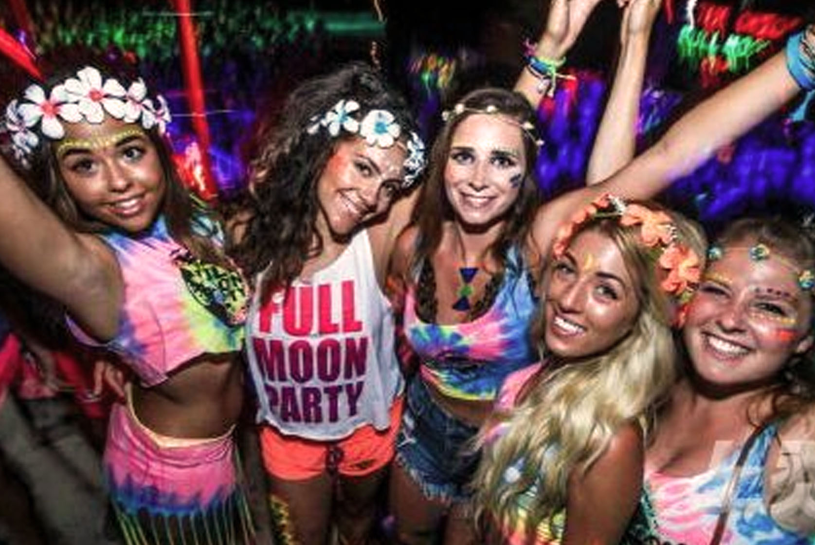Full Moon Party in Thailand Draws Over 20,000 Tourists