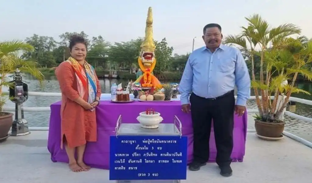Thai Restaurant Owners Celebrate 24 Million Baht Lottery Win with 'Por Pu Sian Anan Nakarat' Ceremony