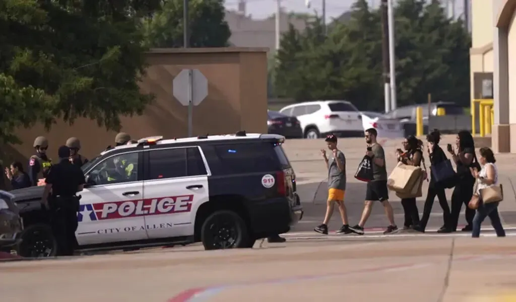 An Outlet Mall Shooting In a Dallas Suburb Leaves 9 People Dead And 7 Injured