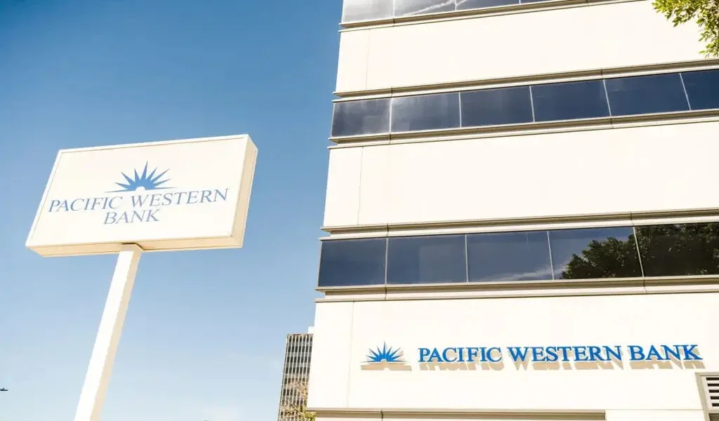 Mixed Regional Bank Stocks; PacWest Soars After Dividend Cut
