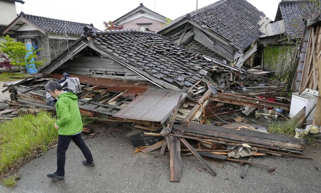 Magnitude 6.2 Earthquake Strikes Japan 