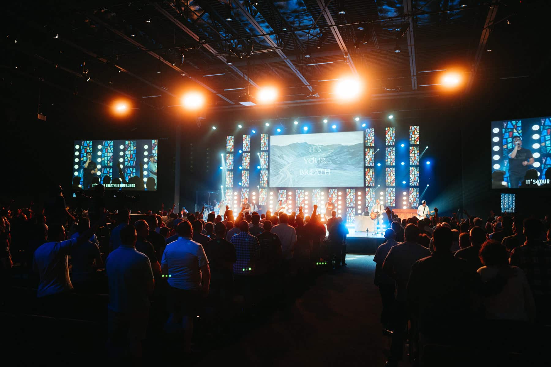Big LED Panels for Churches a Hit With Worshipers in 2023