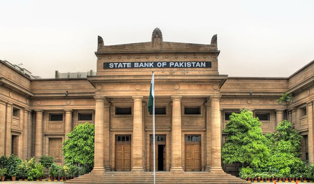 Pakistan's Central Bank Raises Interest Rate to 22% in Bid to Secure IMF Support