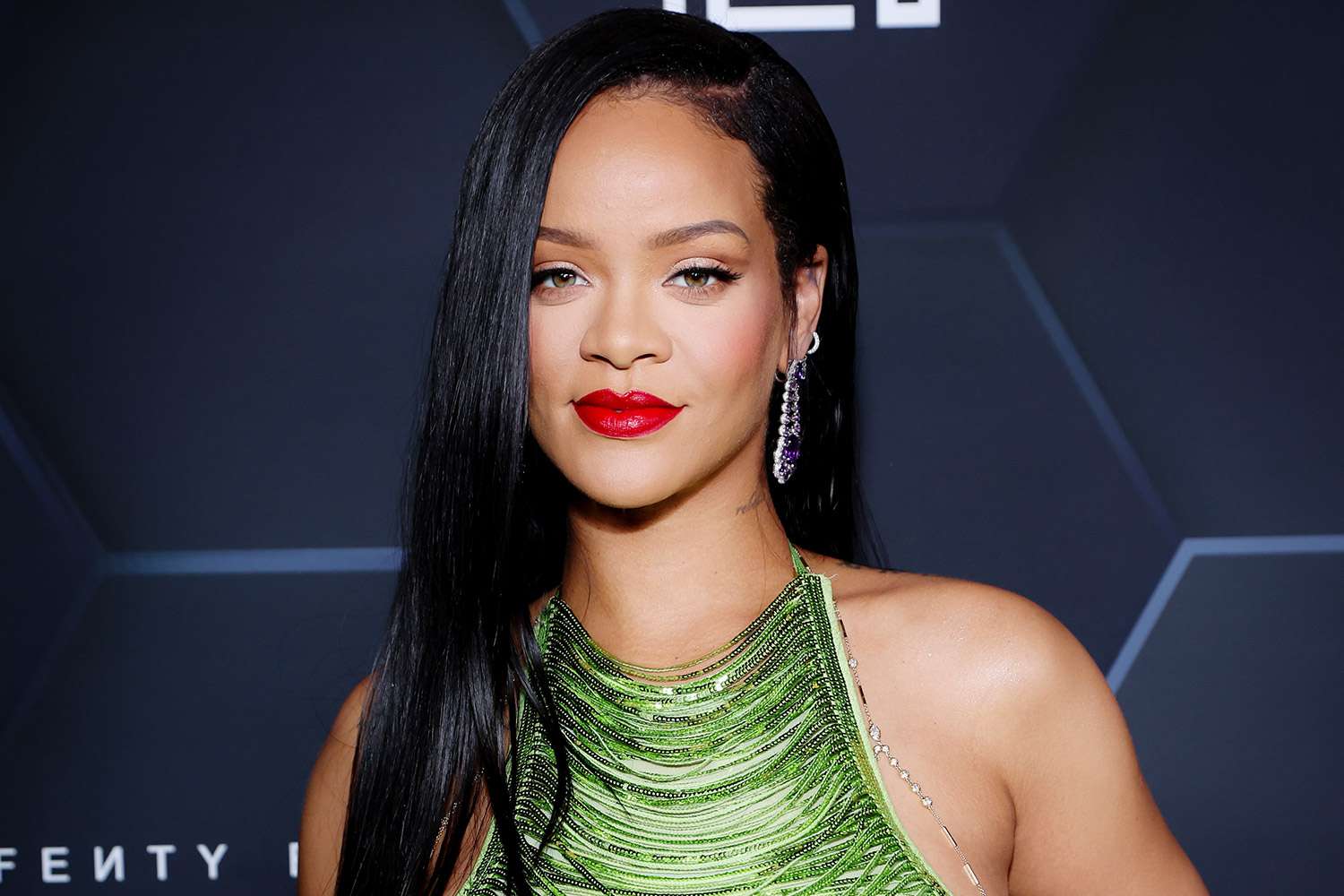 Rihanna1 1