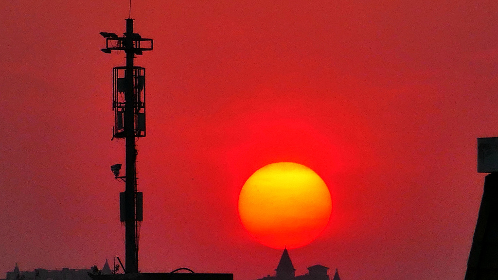 Beijing Records 2nd Highest Temperature in History