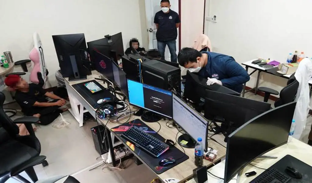 Police High-Profile Online Gambling Raid in Bangkok 3 Arrested, 920,000 Baht Seized