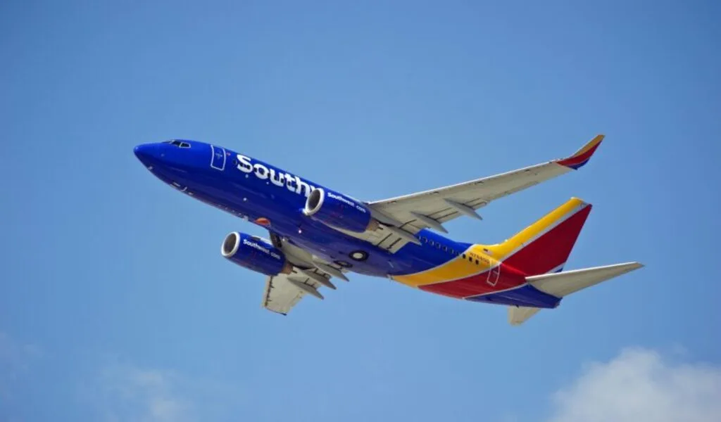 Southwest Airlines Boeing 737 Mechanical Issue Forces a Ground Stop