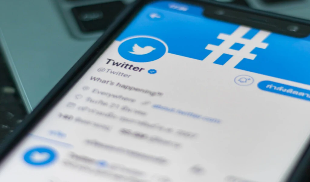 As Twitter Suffers A Global Outage, Users Are Left Scrambling