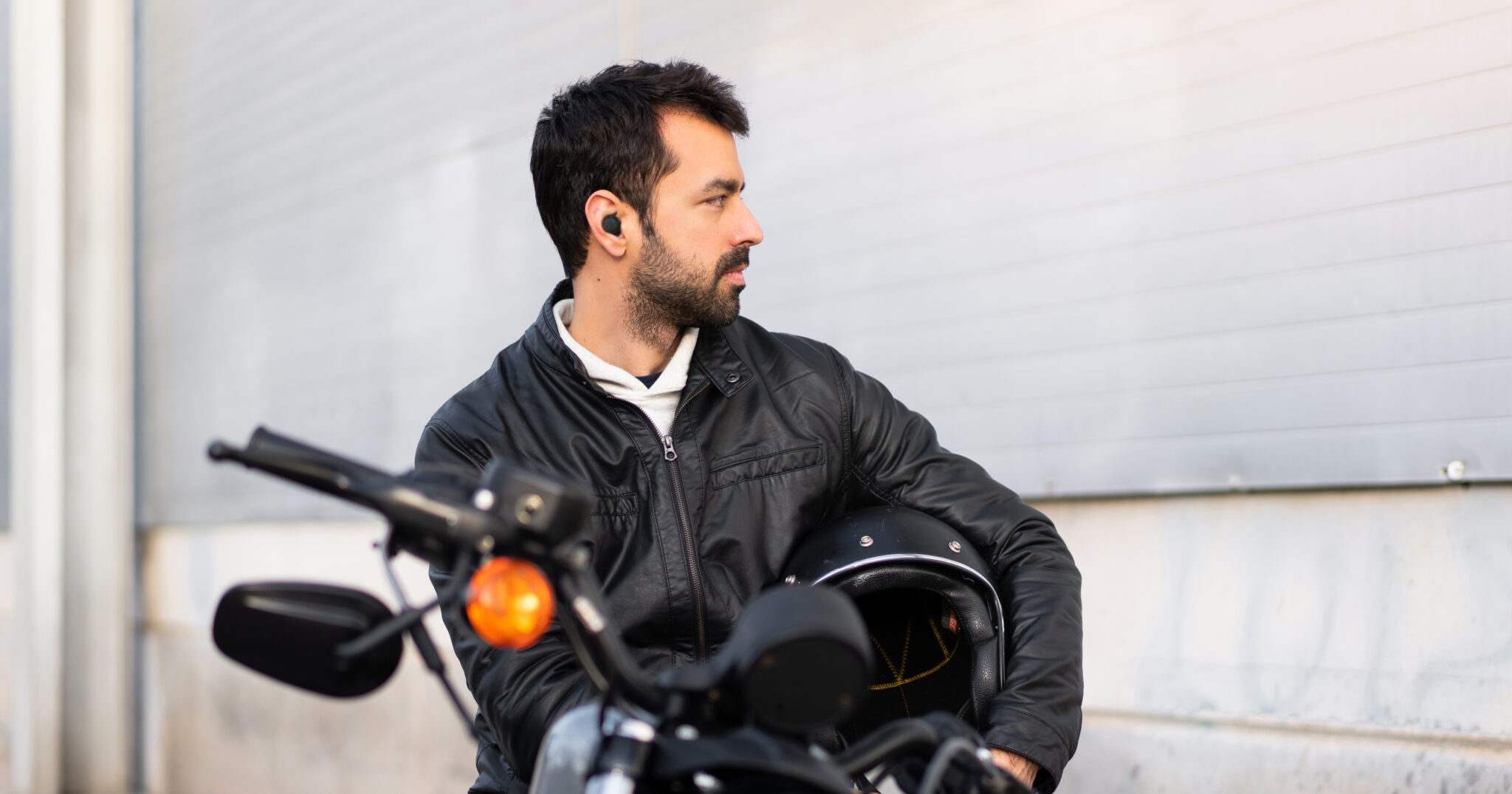The Safety Importance of Noise Isolation in Motorcycle Earbuds