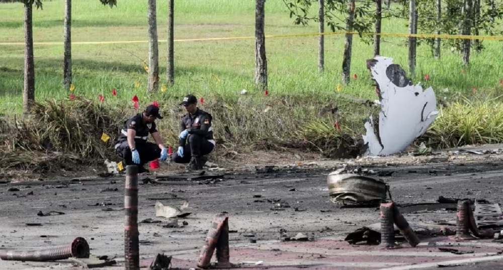 Plane Crashes on Four-Lane Highway Killing 10 in Malaysia
