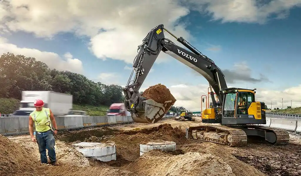 Tips To Minimize Wear and Tear When Using an Excavator
