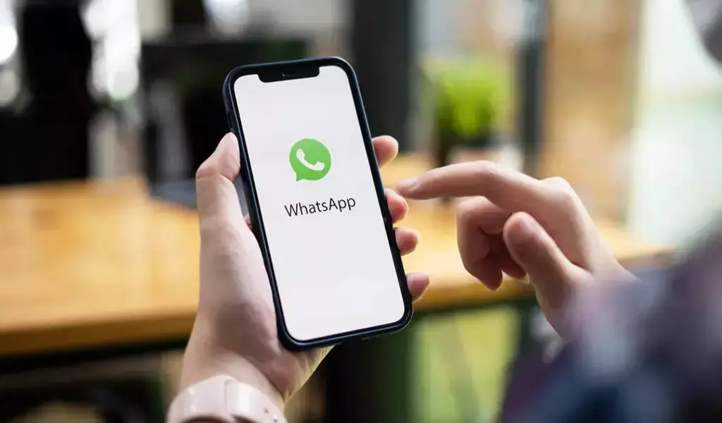 What To Do If WhatsApp Saves Pictures To The Camera Roll