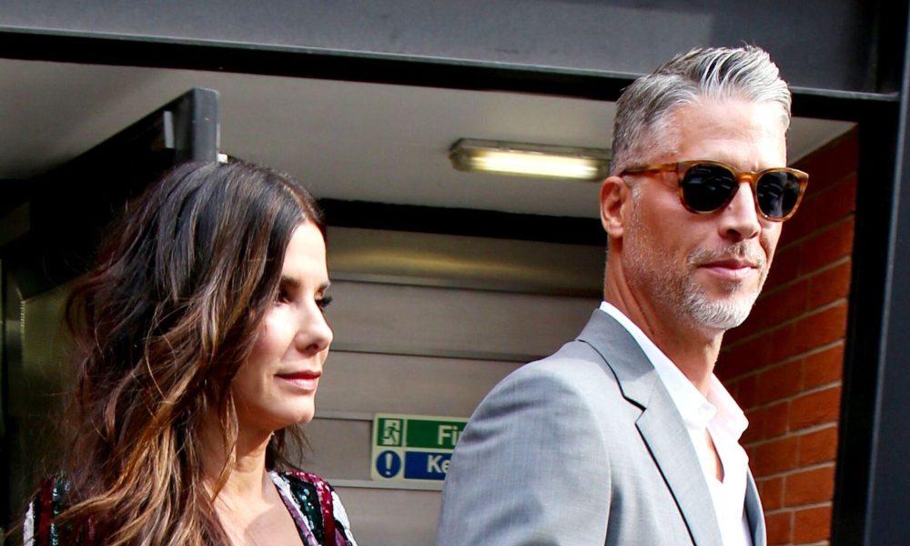 Sandra Bullock’s Spouse Bryan Randall Dies Then 3 Occasion Struggle with ALS