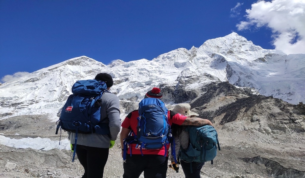 Choosing the Right Trekking Company for Your Everest Base Camp Adventure