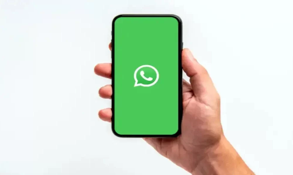 How Does A WhatsApp Chat Lock Paintings?
