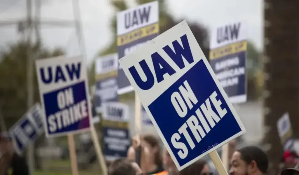 GM's Stock Drops To 3-Year Low After UAW Strike